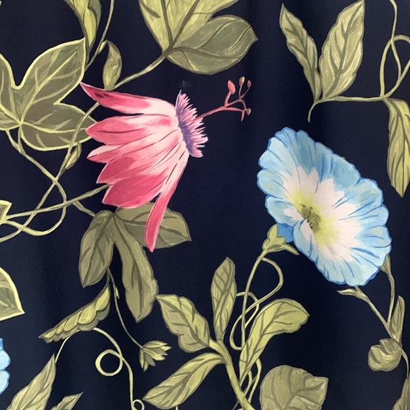 Ann Taylor Navy Floral Flutter Sleeve Open Mandarin Collar Pull-Over Blouse sz M - Picture 4 of 13